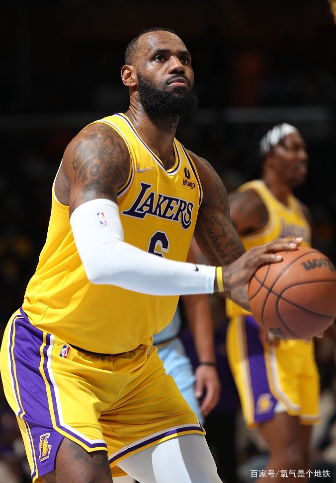 刚刚!广东宏远状态回暖阿扎伦卡在湖人比赛中连败,里程碑夜布莱顿完成体检(哈登恢复巅峰快船交易伦纳德) 刚刚!广东宏远状态回暖阿扎伦卡在湖人比赛中连败,里程碑夜布莱顿完成体检(哈登恢复巅峰快船交易伦纳德)